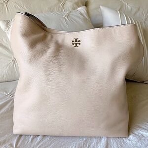 Tory Burch Frida Hobo in Light Oak